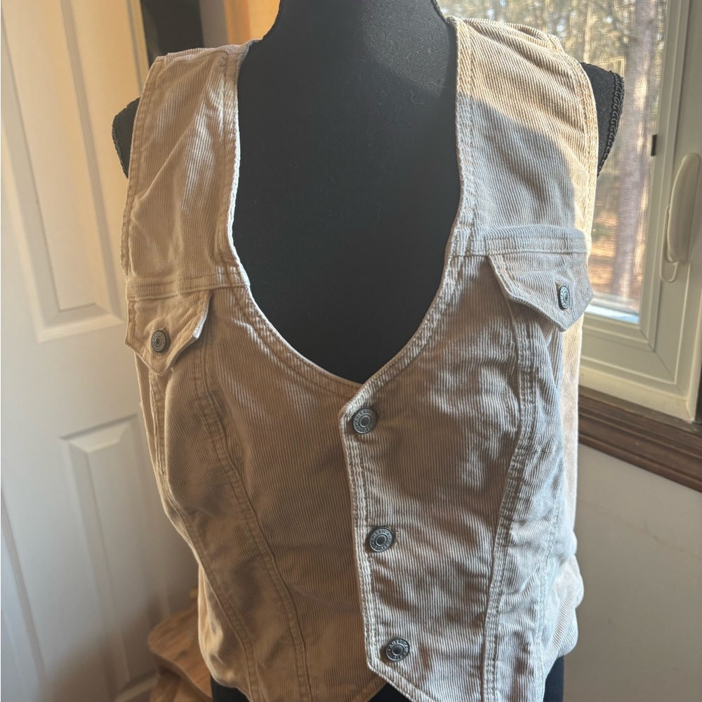 American Eagle Outfitters Cream Zip-Up Vest
